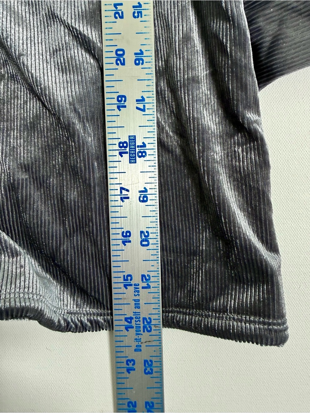 Express Women’s Ribbed Silver Velvet Wrap Front 3/4 sleeve V-neck Top Size Small - Picture 11 of 13